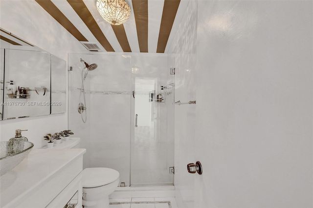 1880 S Treasure Dr 2G, North Bay Village, FL 33141