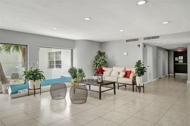 1880 S Treasure Dr 2G, North Bay Village, FL 33141