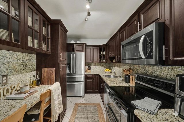 1880 S Treasure Dr 2G, North Bay Village, FL 33141