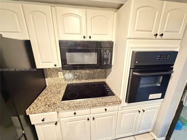6817 SW 40th St 4-H, Miramar, FL 33023