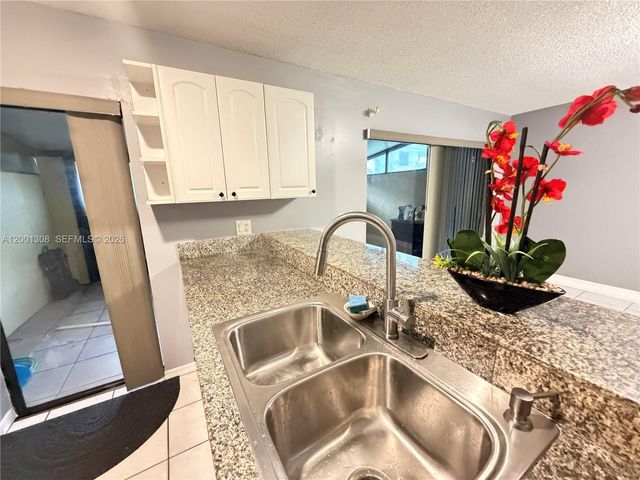 6817 SW 40th St 4-H, Miramar, FL 33023
