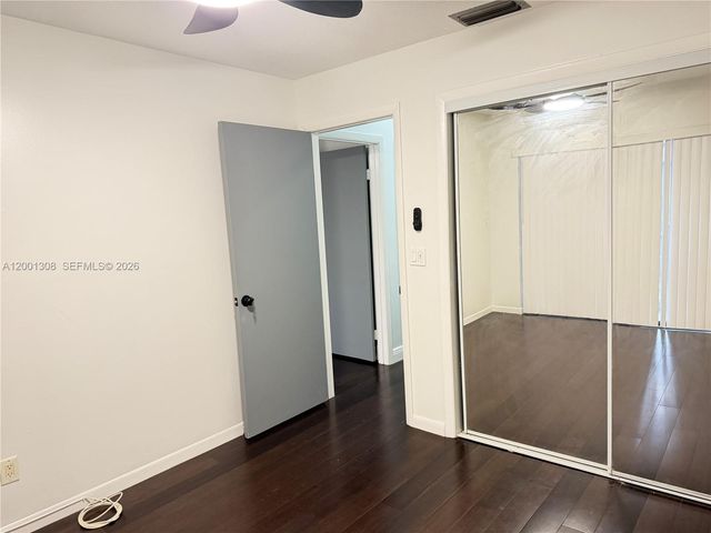 6817 SW 40th St 4-H, Miramar, FL 33023