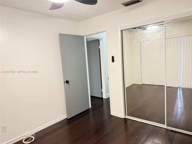 6817 SW 40th St 4-H, Miramar, FL 33023