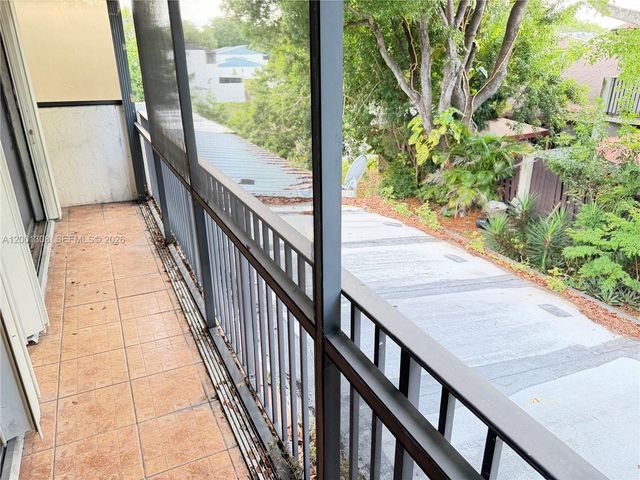 6817 SW 40th St 4-H, Miramar, FL 33023