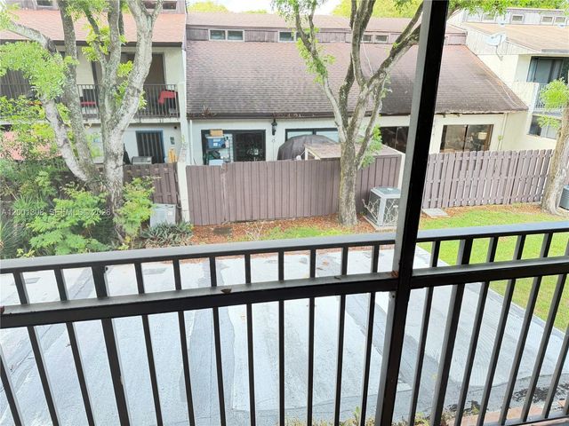 6817 SW 40th St 4-H, Miramar, FL 33023