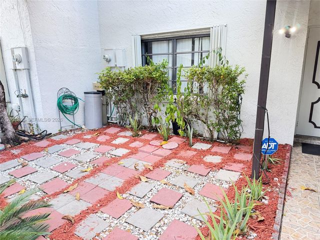 6817 SW 40th St 4-H, Miramar, FL 33023