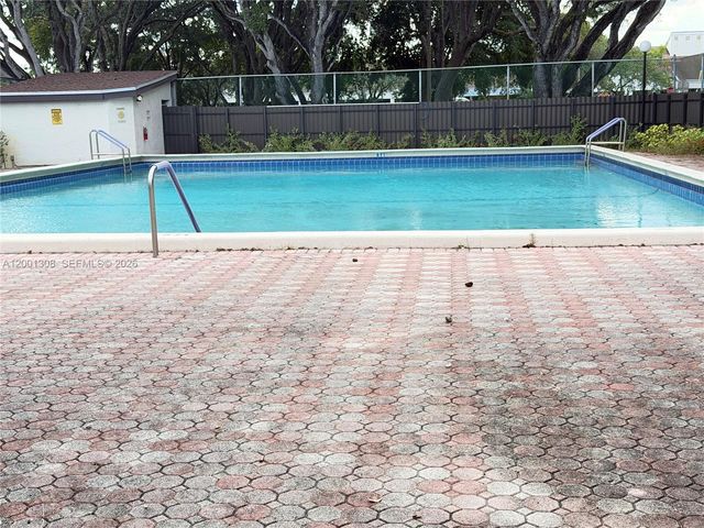 6817 SW 40th St 4-H, Miramar, FL 33023
