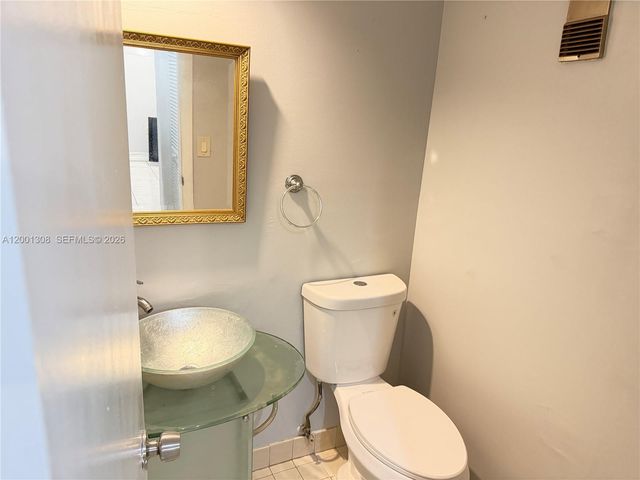 6817 SW 40th St 4-H, Miramar, FL 33023