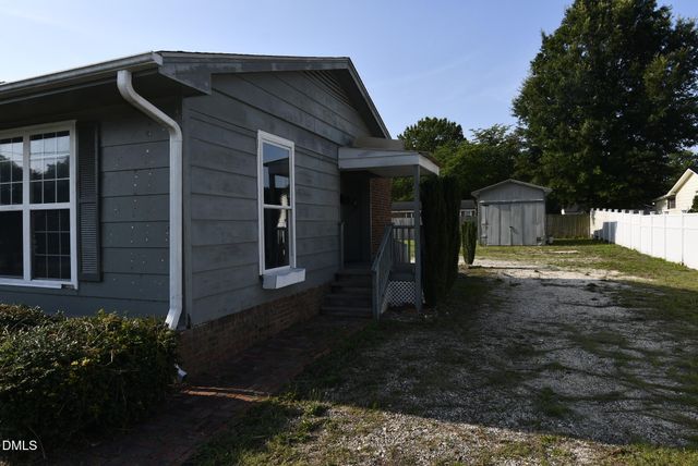 205 W B Street, Erwin, NC 28339