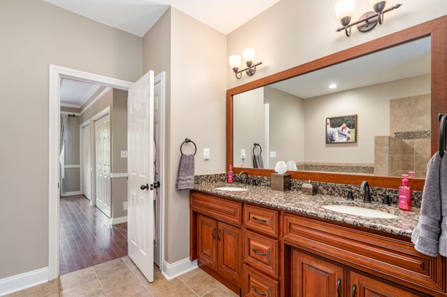 345 Deepwood Trail, Clarksville, TN 37042