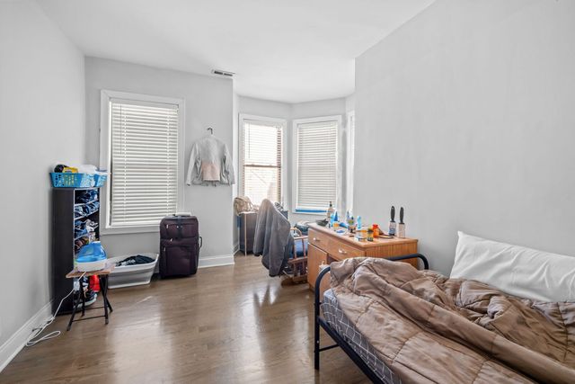 2435 S California Boulevard, Chicago, IL 60623