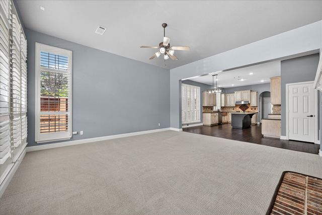 8611 Weston Lane, Lantana, TX 76226