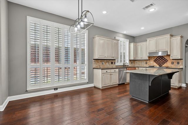 8611 Weston Lane, Lantana, TX 76226