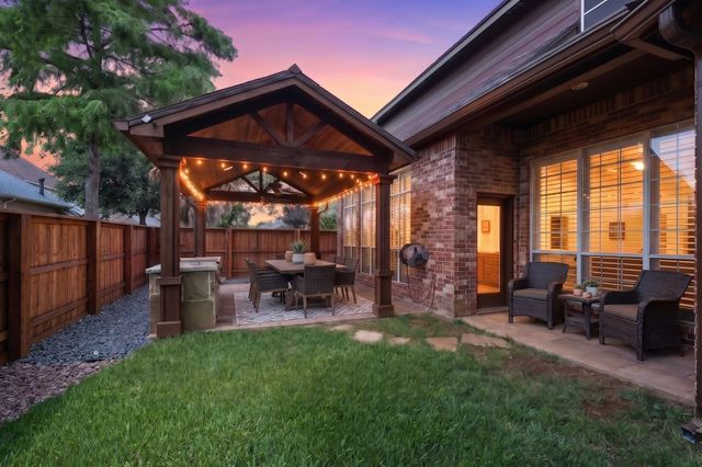 8611 Weston Lane, Lantana, TX 76226