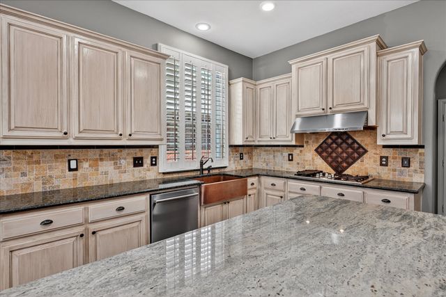 8611 Weston Lane, Lantana, TX 76226