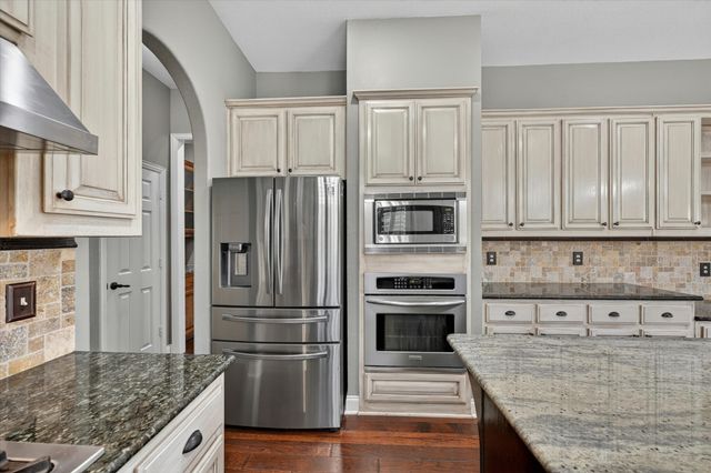 8611 Weston Lane, Lantana, TX 76226
