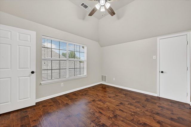 8611 Weston Lane, Lantana, TX 76226