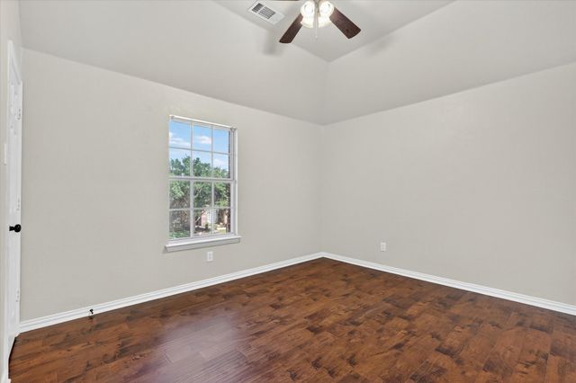 8611 Weston Lane, Lantana, TX 76226