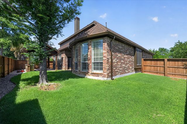 8611 Weston Lane, Lantana, TX 76226
