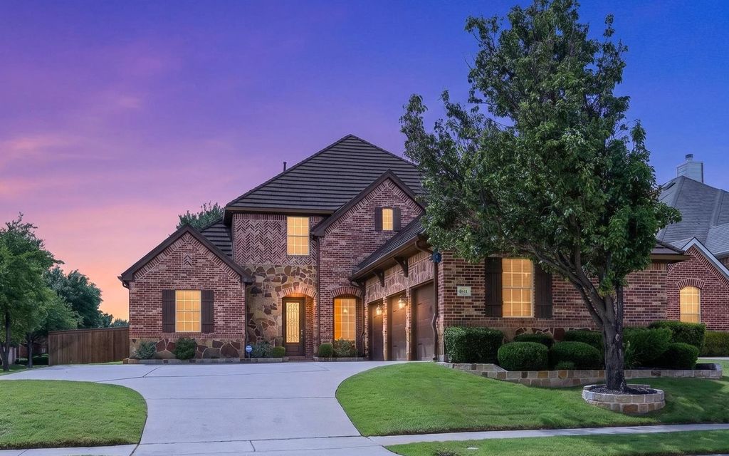 8611 Weston Lane, Lantana, TX 76226