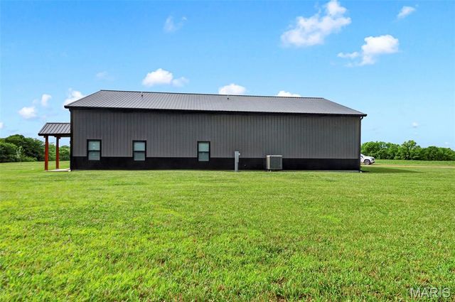 519 Woods Road, Silex, MO 63377