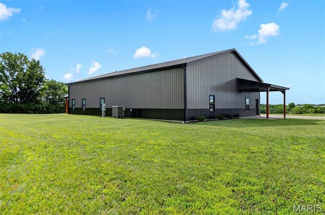 519 Woods Road, Silex, MO 63377