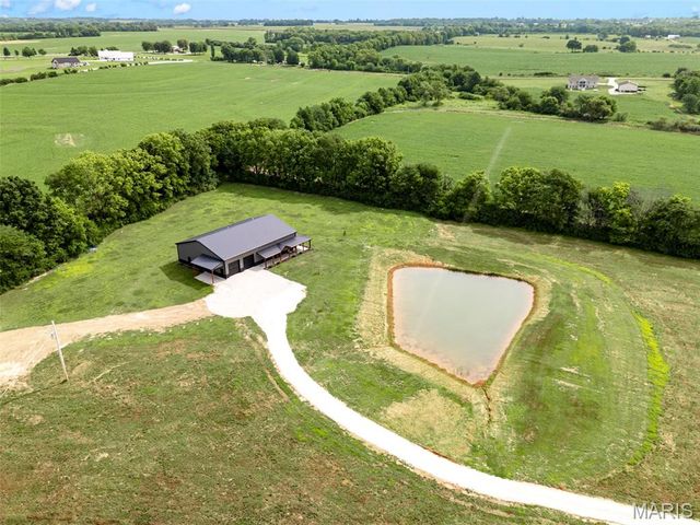 519 Woods Road, Silex, MO 63377