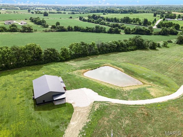519 Woods Road, Silex, MO 63377
