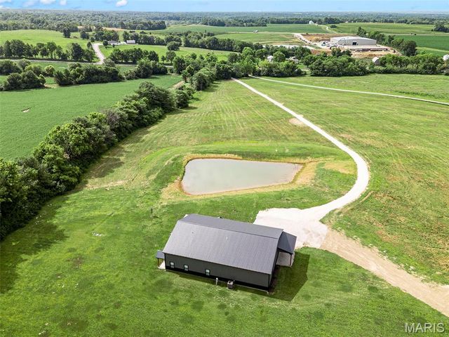 519 Woods Road, Silex, MO 63377