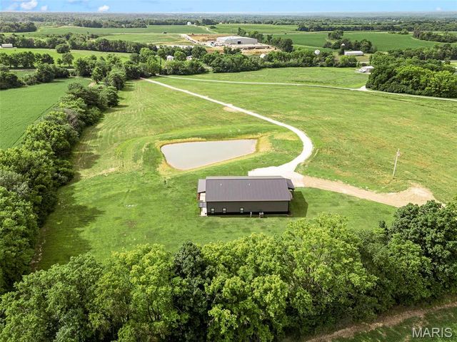 519 Woods Road, Silex, MO 63377