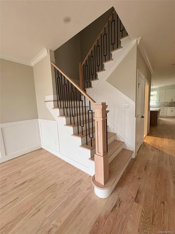 960 Cathedral Avenue, Franklin Square, NY 11010