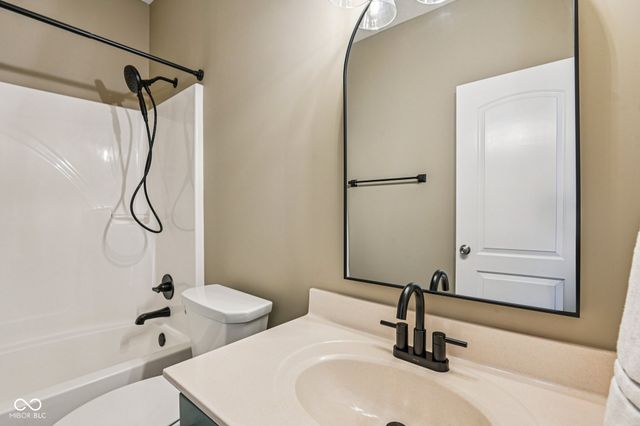 1893 Devonshire Avenue, Avon, IN 46123