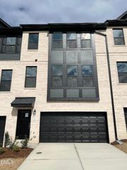 134 Midtown Rows Way 21, Fuquay Varina, NC 27526