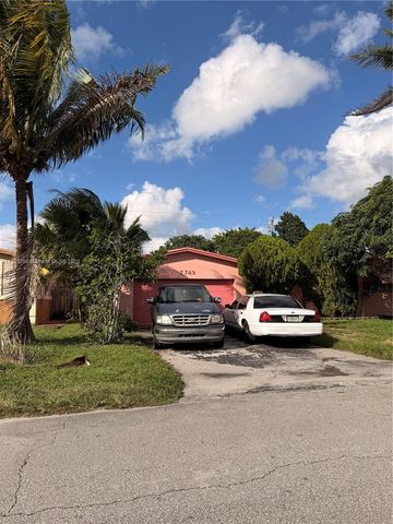 7749 Fairway Blvd, Miramar, FL 33023