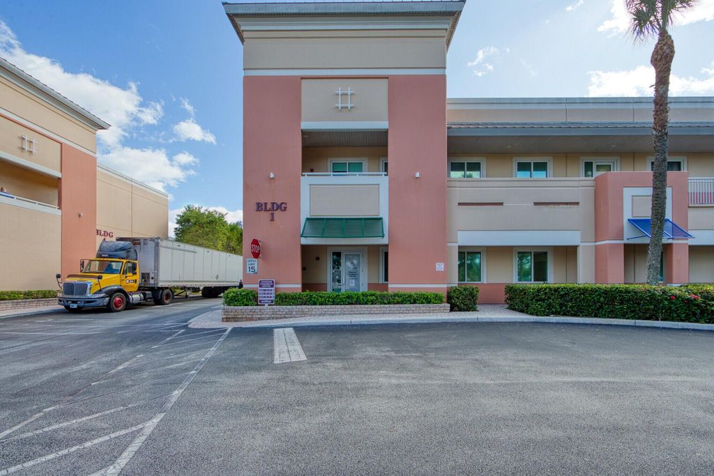 Image 1 of property listing at 601 N Congress Avenue 101, Delray Beach, FL 33445