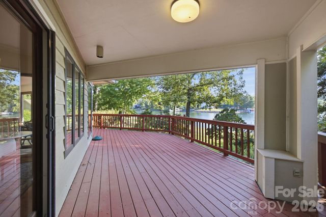 125 Misty Cove Lane, Mooresville, NC 28117