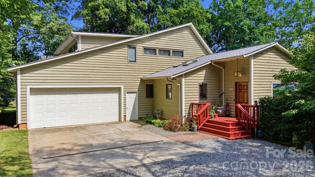 125 Misty Cove Lane, Mooresville, NC 28117