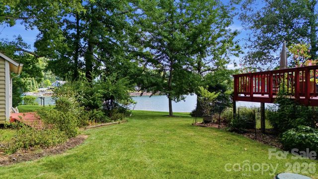 125 Misty Cove Lane, Mooresville, NC 28117