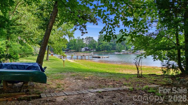 125 Misty Cove Lane, Mooresville, NC 28117