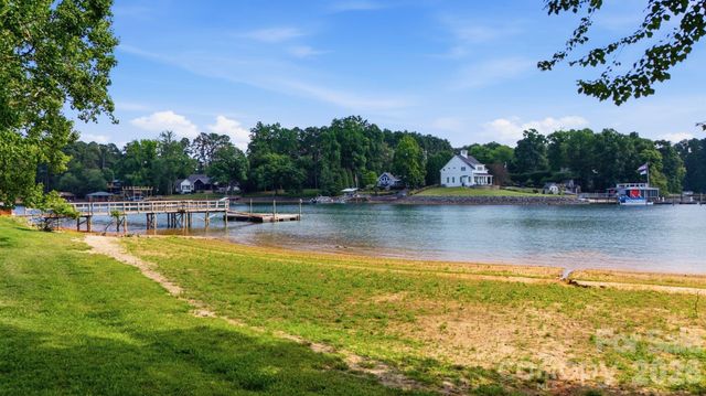 125 Misty Cove Lane, Mooresville, NC 28117