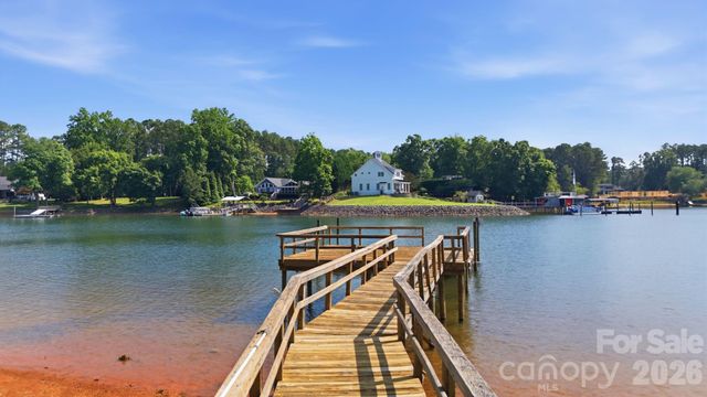 125 Misty Cove Lane, Mooresville, NC 28117