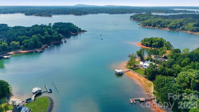 125 Misty Cove Lane, Mooresville, NC 28117
