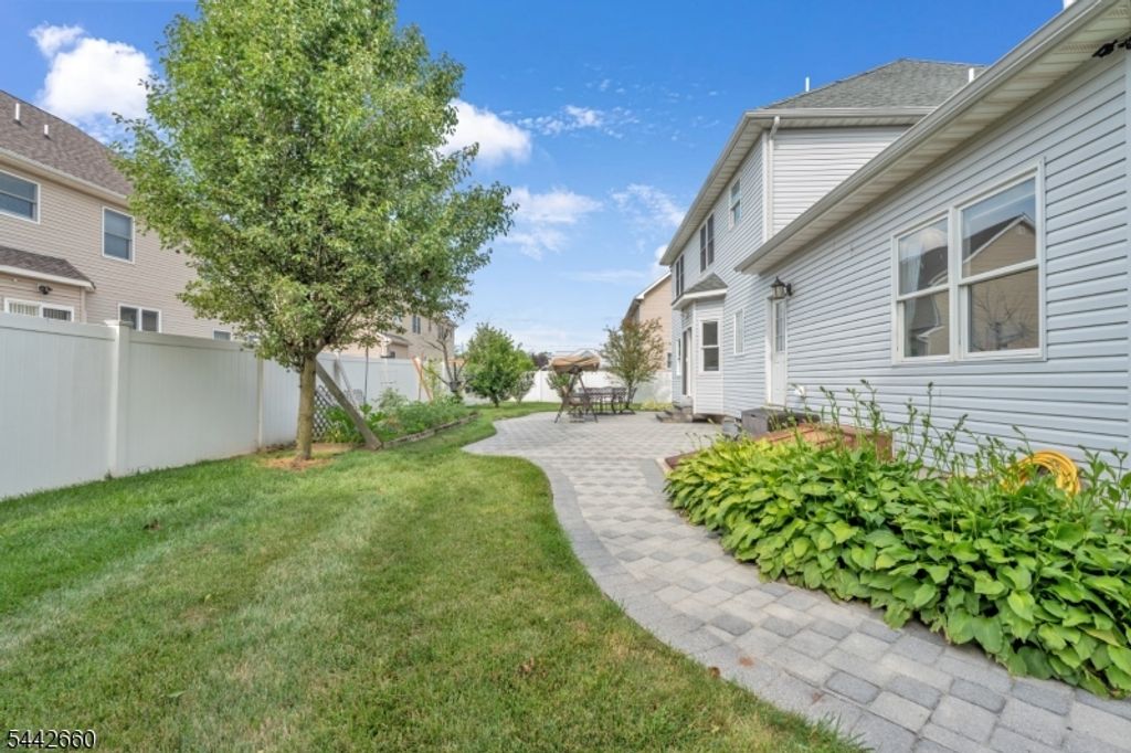 664 Roosevelt Ave, Piscataway Twp., NJ 08854 — photo 5