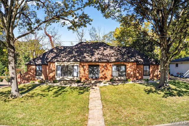 8021 Bennett Avenue, Richmond Heights, MO 63117