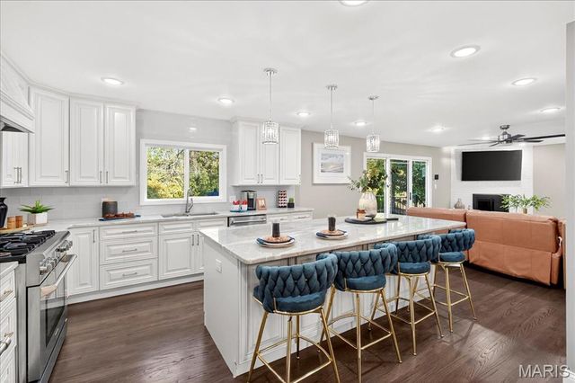 8021 Bennett Avenue, Richmond Heights, MO 63117