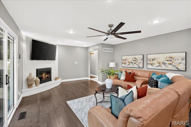 8021 Bennett Avenue, Richmond Heights, MO 63117