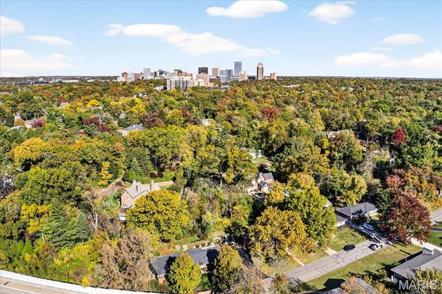 8021 Bennett Avenue, Richmond Heights, MO 63117