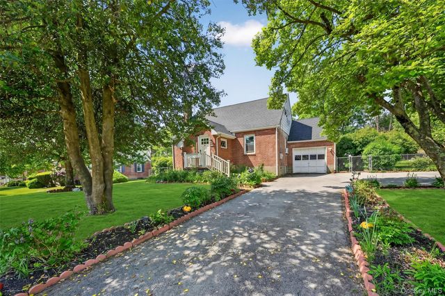 239 Leslie Avenue, New Windsor, NY 12553