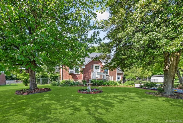 239 Leslie Avenue, New Windsor, NY 12553