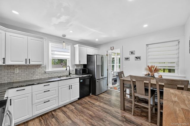 239 Leslie Avenue, New Windsor, NY 12553